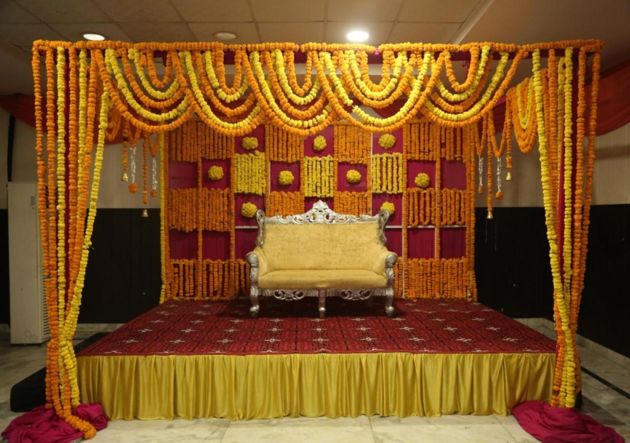 Hotel Loto - Sector 66 Noida Esterno foto