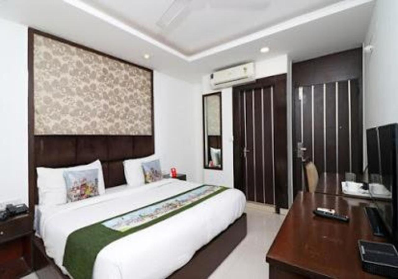 Hotel Loto - Sector 66 Noida Esterno foto
