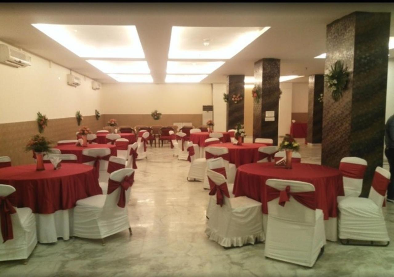 Hotel Loto - Sector 66 Noida Esterno foto