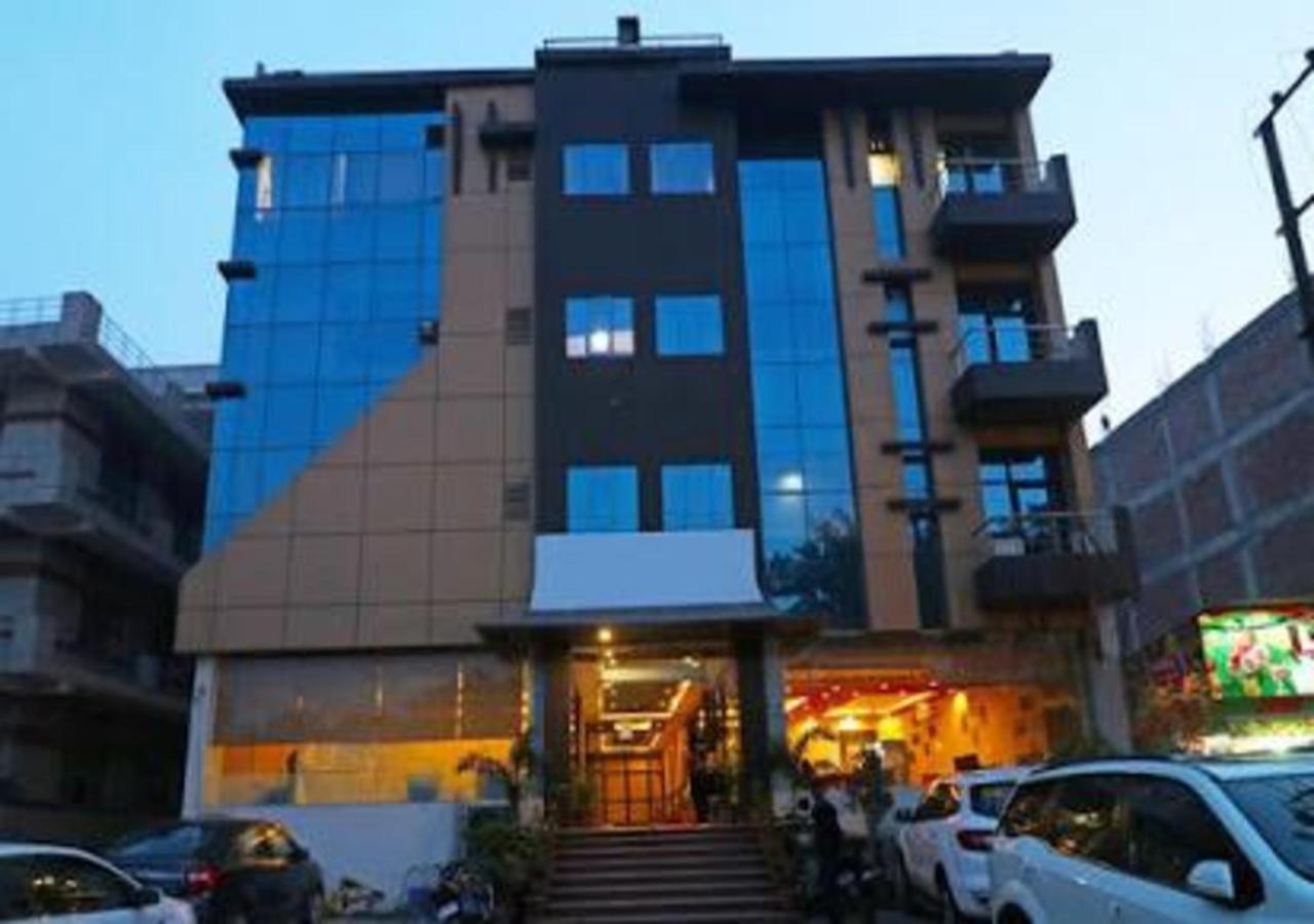 Hotel Loto - Sector 66 Noida Esterno foto