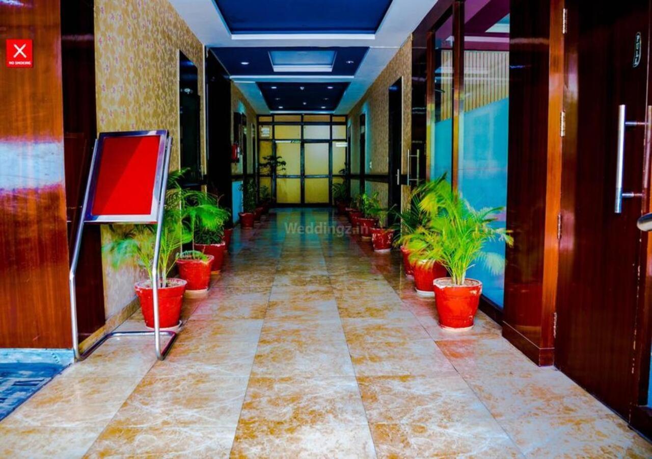 Hotel Loto - Sector 66 Noida Esterno foto